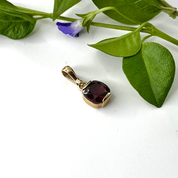 9ct Gold Cushion Garnet Pendant