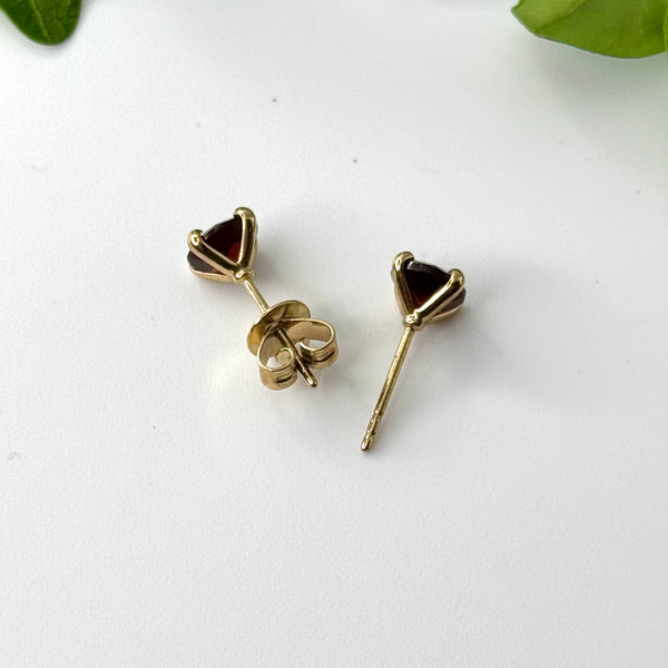 9ct Gold Round Garnet Studs