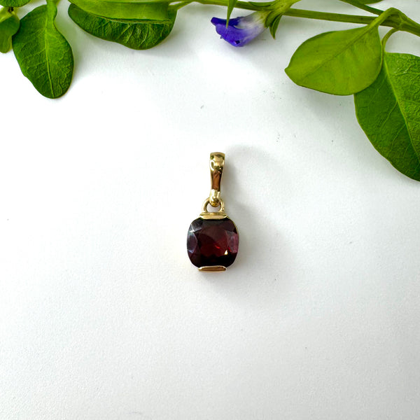 9ct Gold Cushion Garnet Pendant