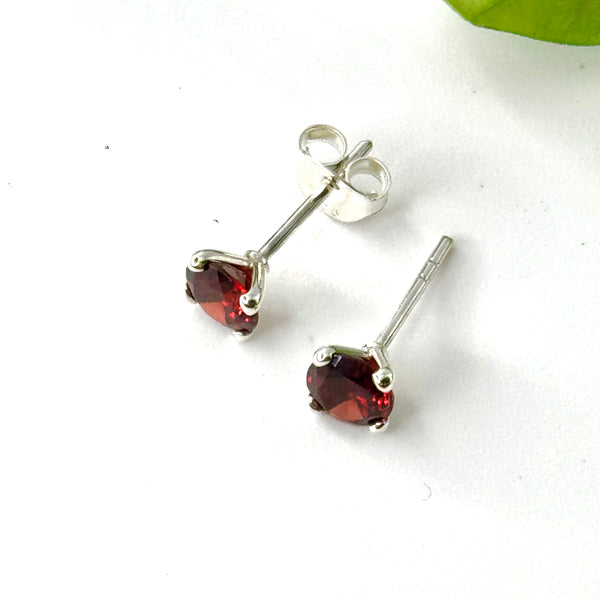 Round Claw Set Garnet Studs