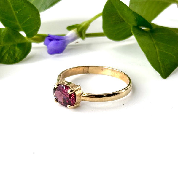 9ct Gold Garnet Fine Ring